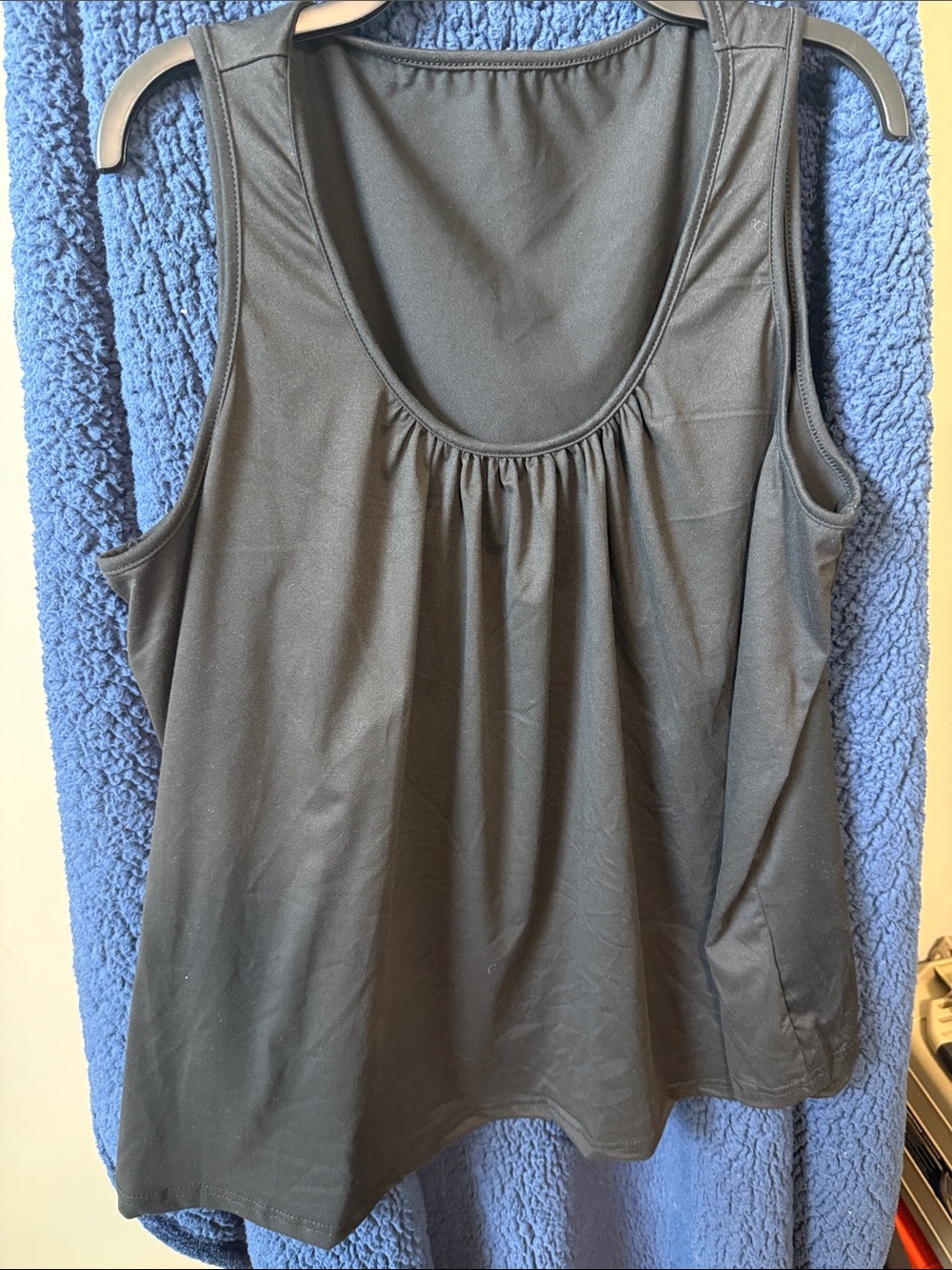 Women’s Black Scoop Neck Tank Top with Front Gather (93)